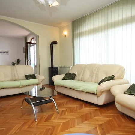 834c Apartment Kali