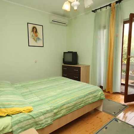 Apartment 834c *